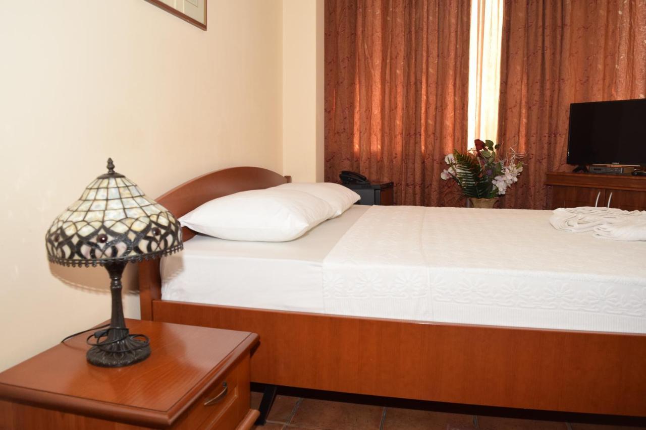 Hotel Tivoli Tetovo Exterior foto